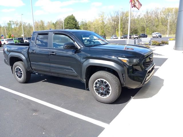 Used 2024 Toyota Tacoma TRD Off-Road AWD/4WD image 4