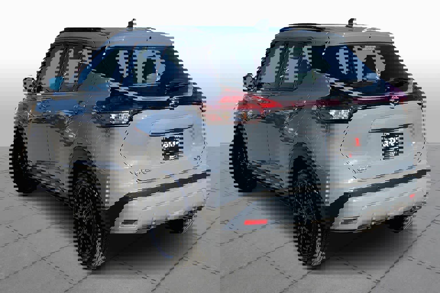 Used 2023 Nissan Kicks SR w/ SR Premium Package image 11