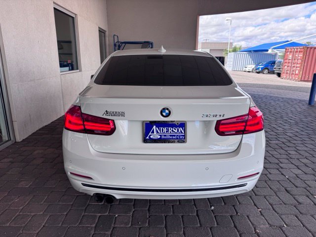 Used 2018 BMW 330i Sedan w/ Premium Package RWD image 4