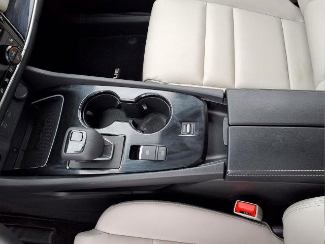 Used 2025 Nissan Rogue SL w/ Tech Package FWD image 24