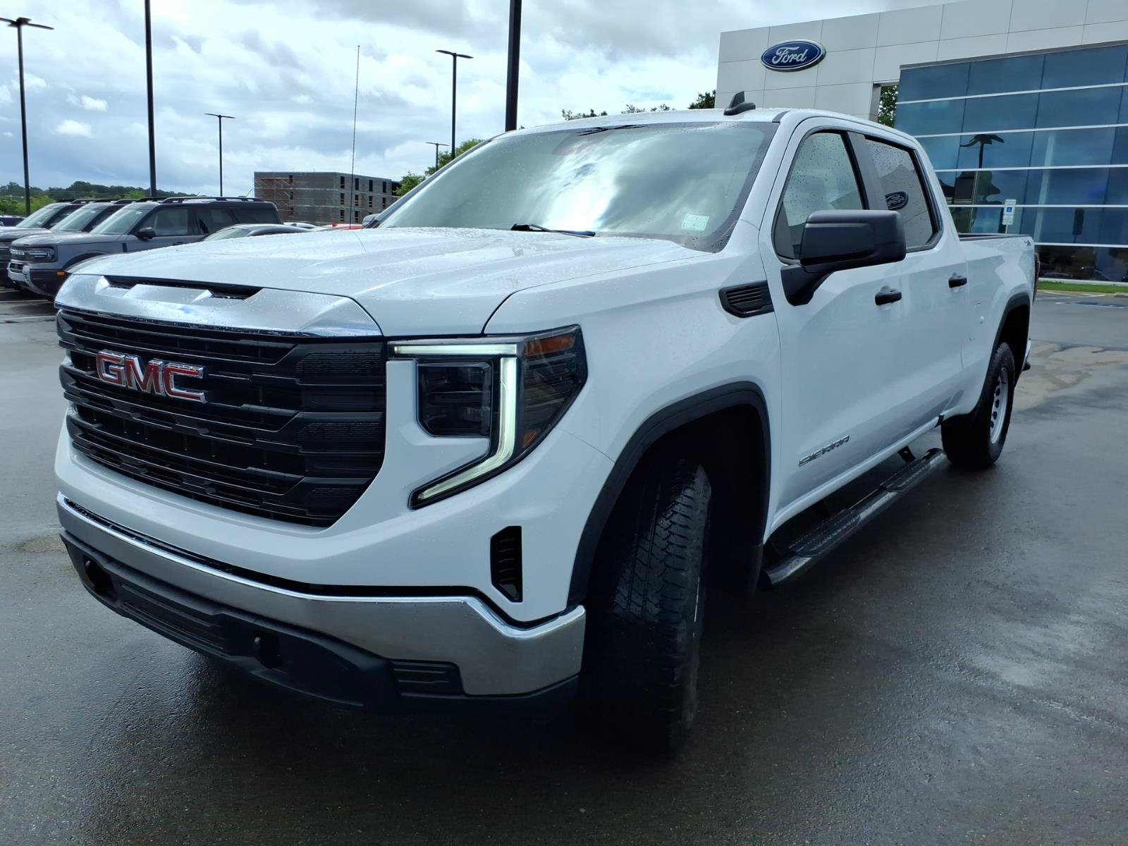 Used 2024 GMC Sierra 1500 Pro w/ Pro Value Package AWD/4WD image 7