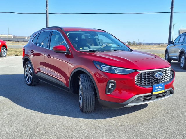 Certified 2025 Ford Escape Platinum w/ Premium Technology Package image 7