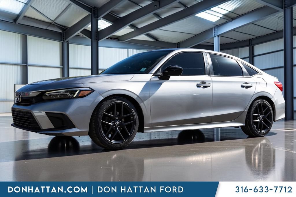 Used 2023 Honda Civic Sport image 2
