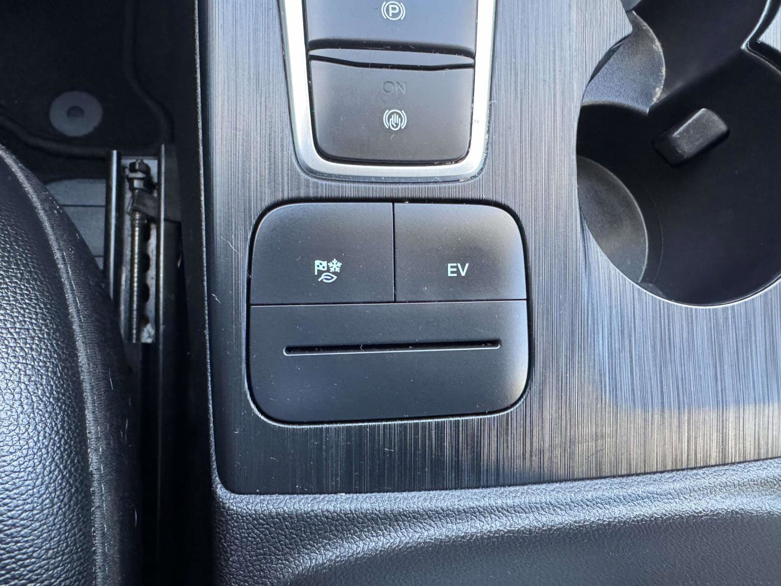 Certified 2022 Ford Escape SEL w/ Technology Package image 34