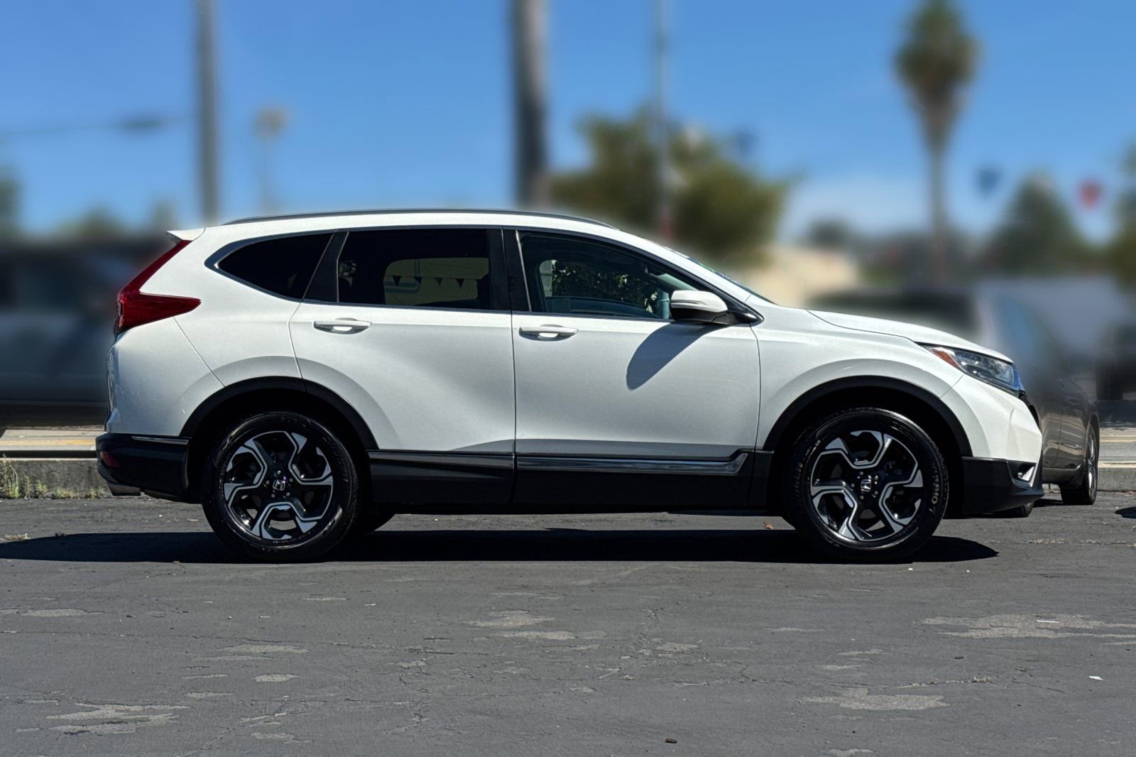 Used 2018 Honda CR-V Touring image 29