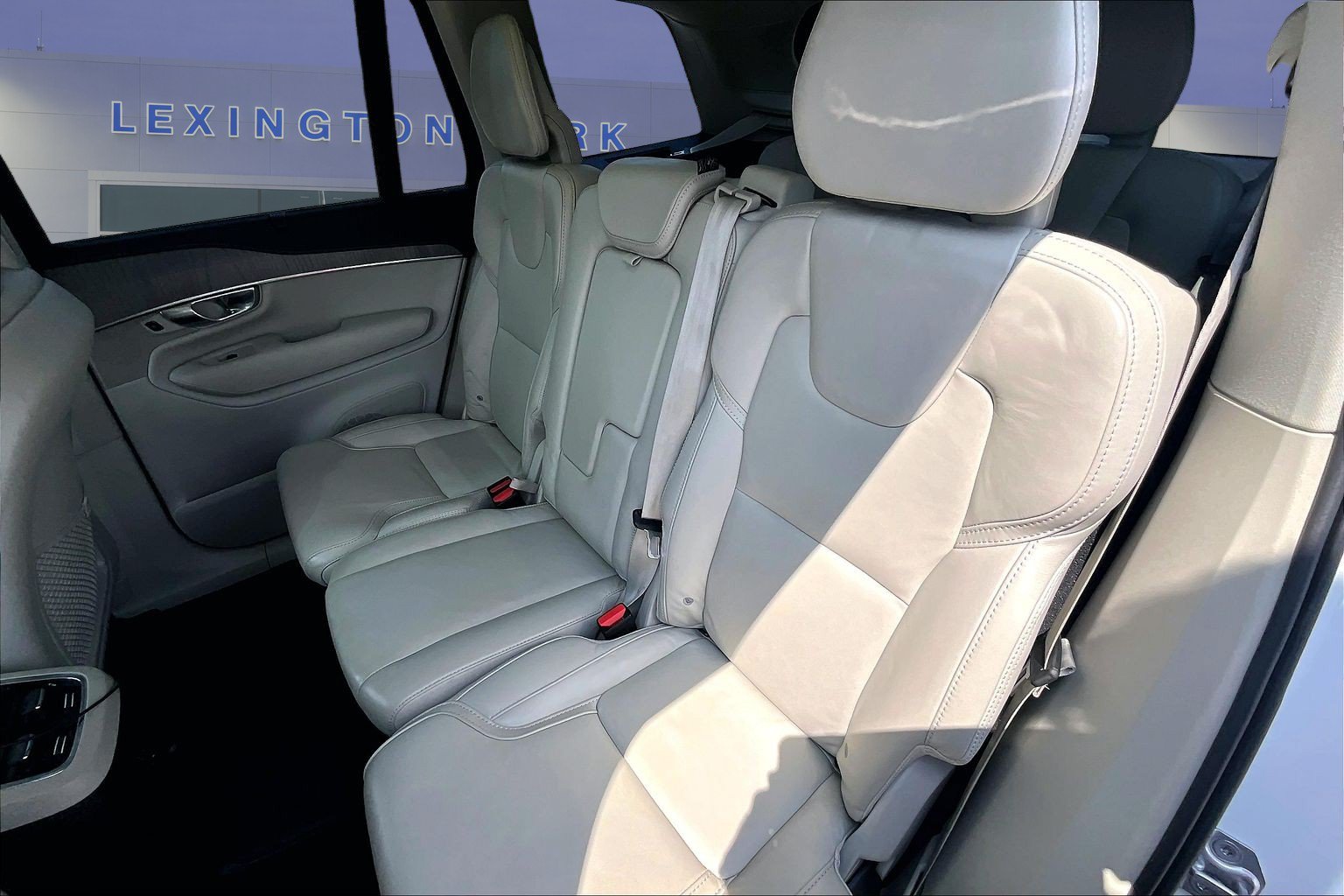 Used 2022 Volvo XC90 T8 Inscription w/ Advanced Package AWD/4WD image 22