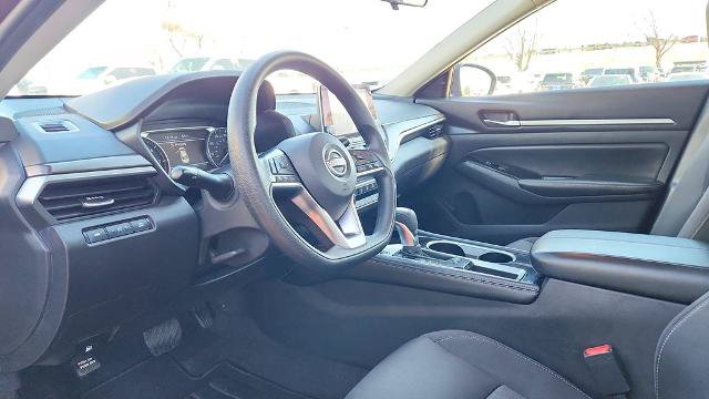 Used 2023 Nissan Altima 2.5 SV FWD image 9