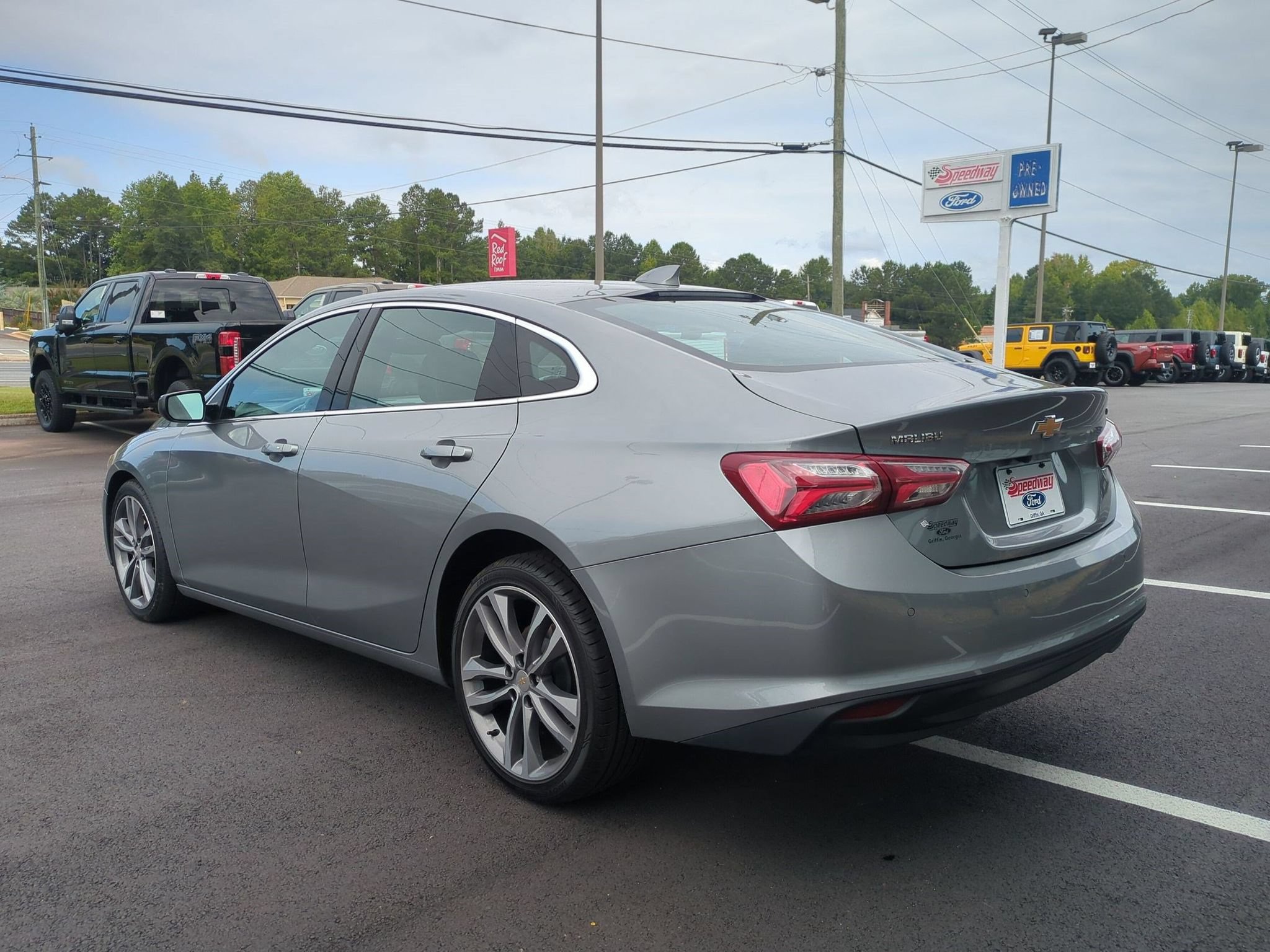 Used 2024 Chevrolet Malibu LT FWD image 9