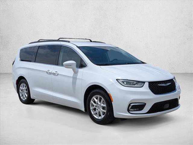 Used 2022 Chrysler Pacifica Touring-L FWD image 3