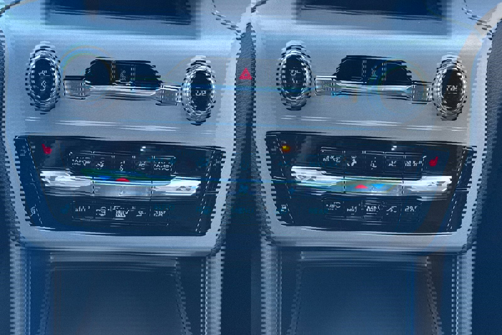 Certified 2022 Ford Explorer XLT w/ Equipment Group 202A image 21