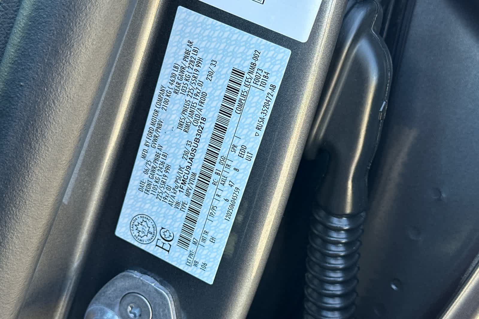 Certified 2025 Ford Escape Platinum AWD/4WD image 28