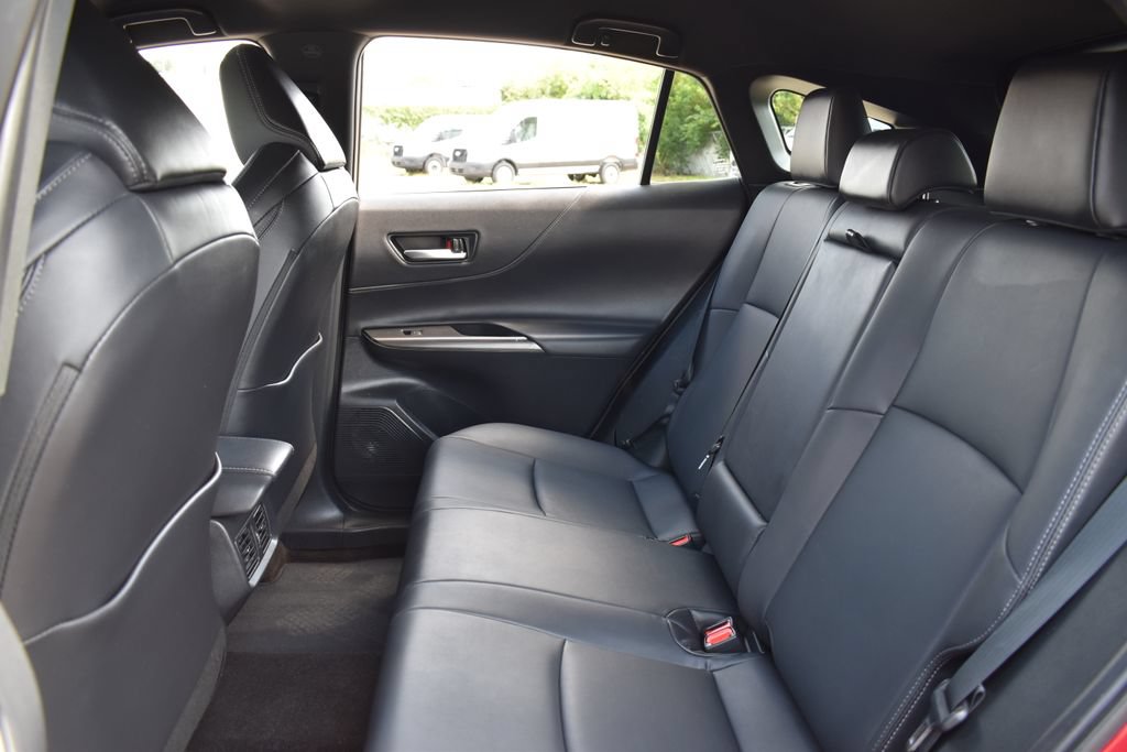 Used 2024 Toyota Venza XLE AWD/4WD image 29