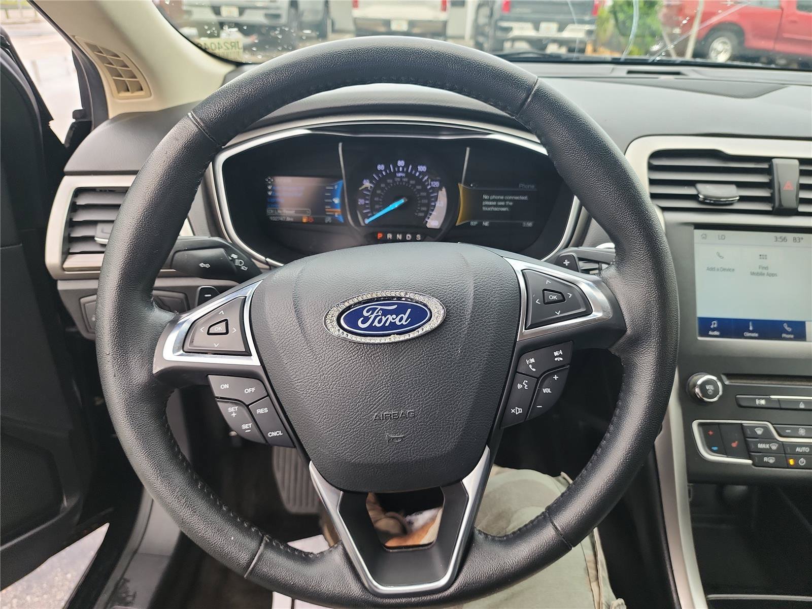 Certified 2018 Ford Fusion SE w/ Fusion SE Technology Package FWD image 24