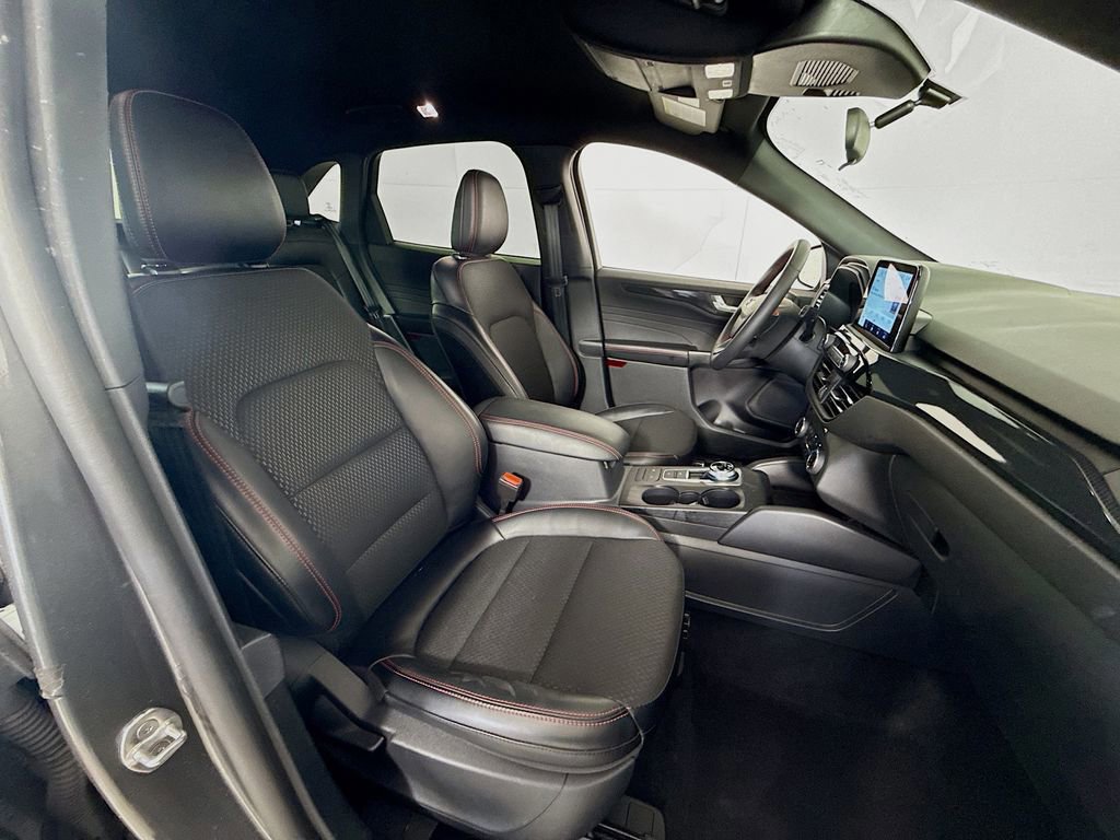 Certified 2025 Ford Escape ST-Line image 26