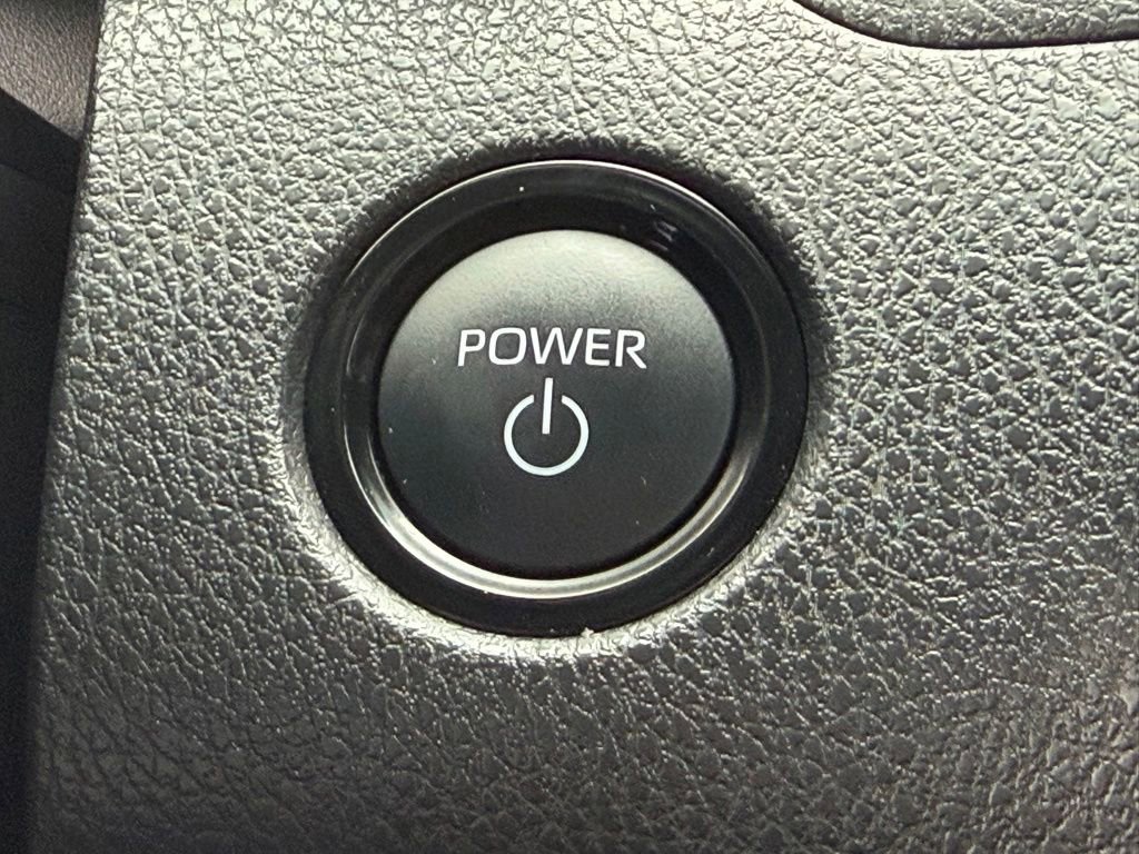 Used 2025 Toyota Camry SE w/ Convenience Package FWD image 30