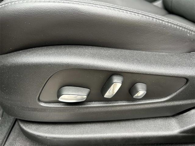 Used 2025 Cadillac XT5 Premium Luxury w/ Technology Package image 27