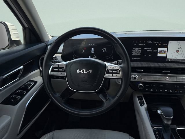 Used 2024 Kia Telluride EX w/ EX Captain's Chair Package FWD image 44