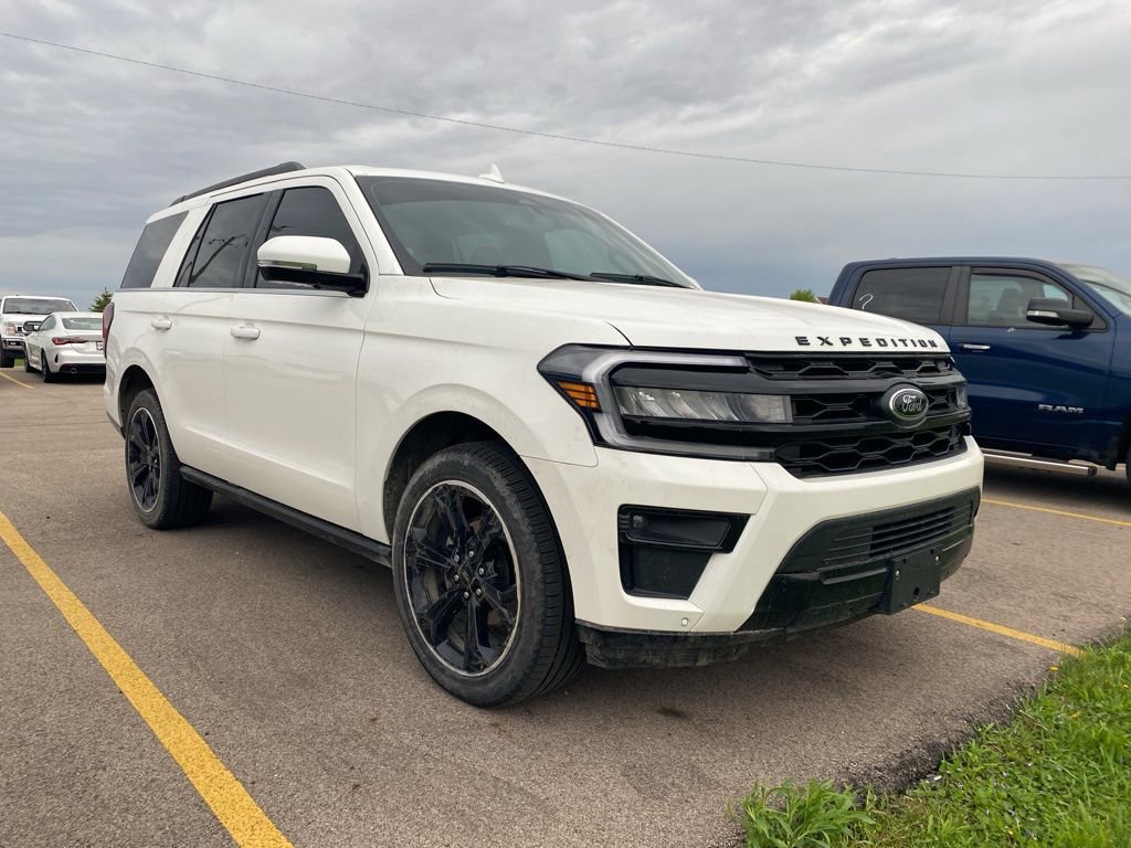 Certified 2024 Ford Expedition Limited AWD/4WD image 4