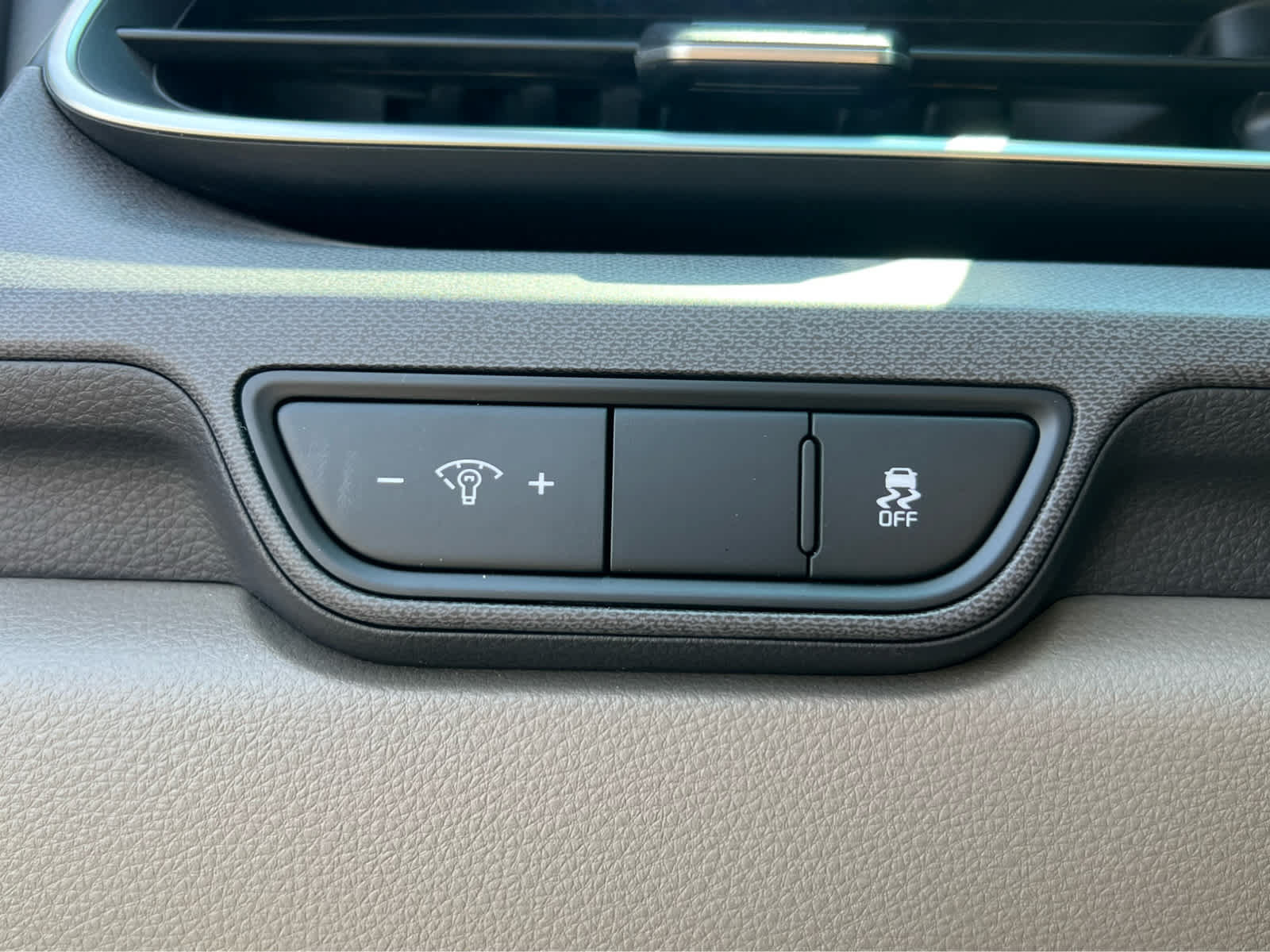 Used 2025 Kia Carnival SX FWD image 31