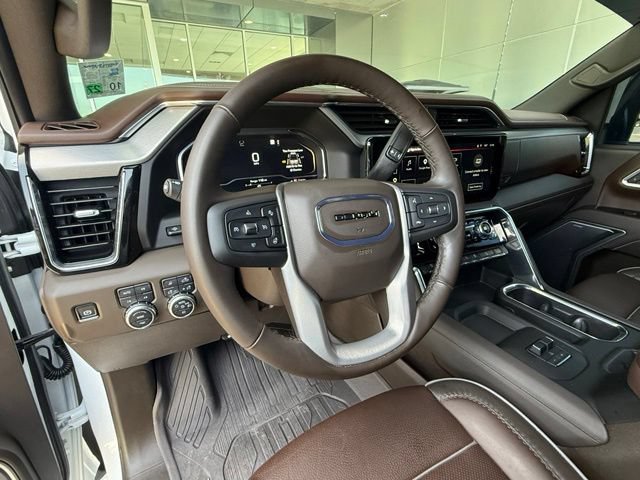 Used 2025 GMC Sierra 2500 Denali w/ Technology Package AWD/4WD image 10