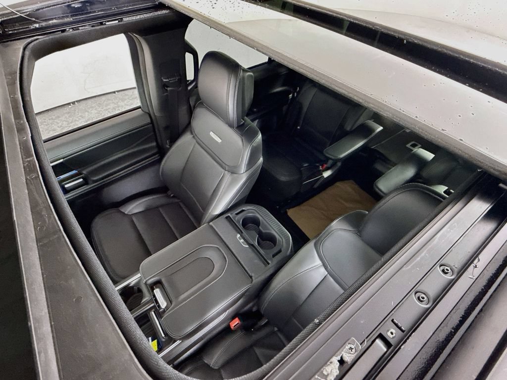 Certified 2026 Ford Expedition Platinum w/ Stealth Performance Package AWD/4WD image 23