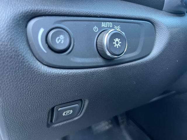 Used 2020 Chevrolet Blazer LT FWD image 28
