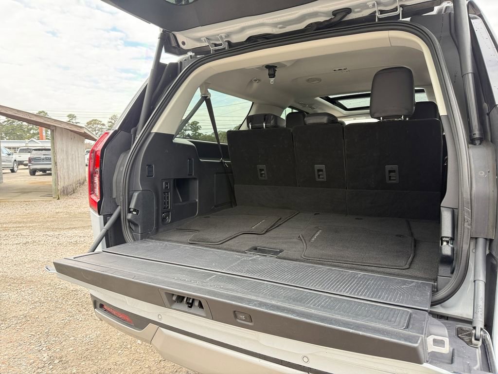 Certified 2025 Ford Expedition Max Platinum image 24