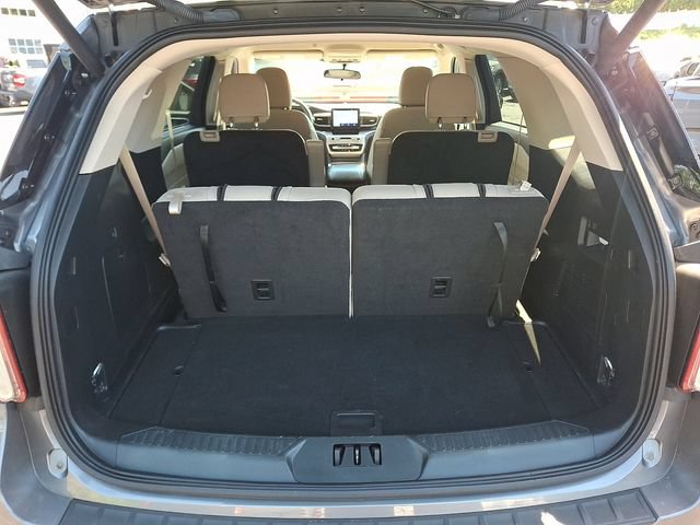 Certified 2023 Ford Explorer XLT w/ Equipment Group 202A AWD/4WD image 29