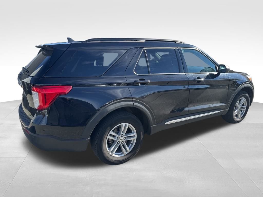 Certified 2022 Ford Explorer XLT image 7