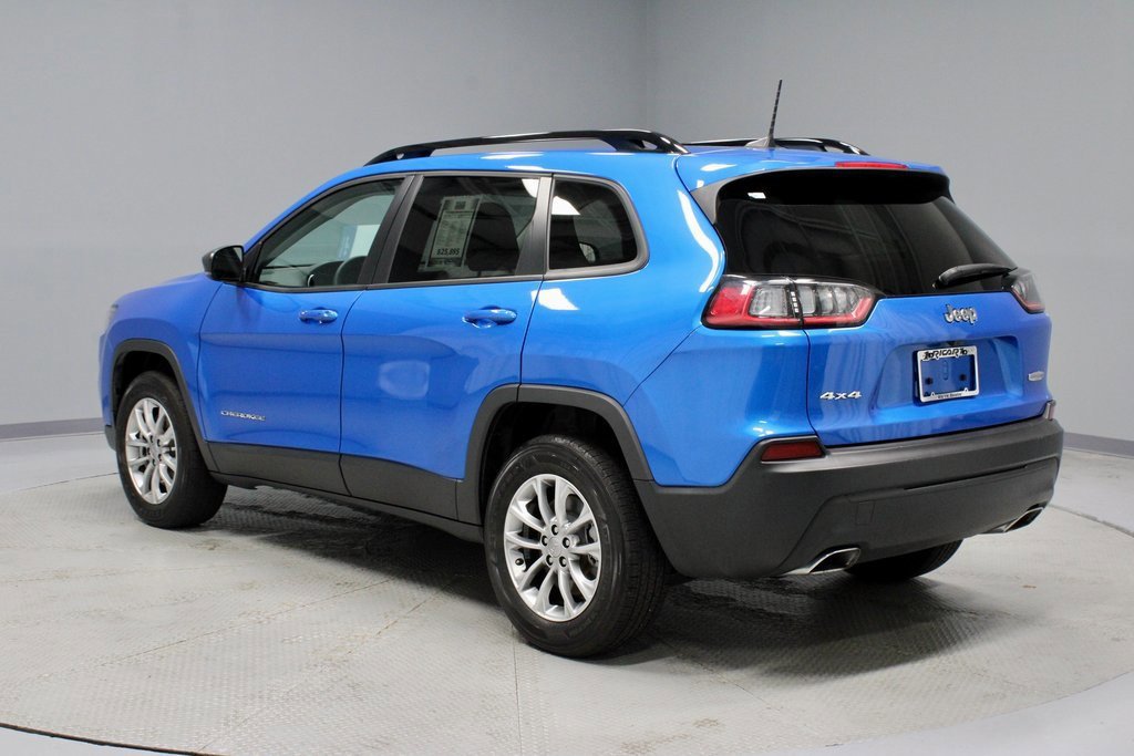 Used 2022 Jeep Cherokee Latitude Lux w/ Mopar Interior Package image 3
