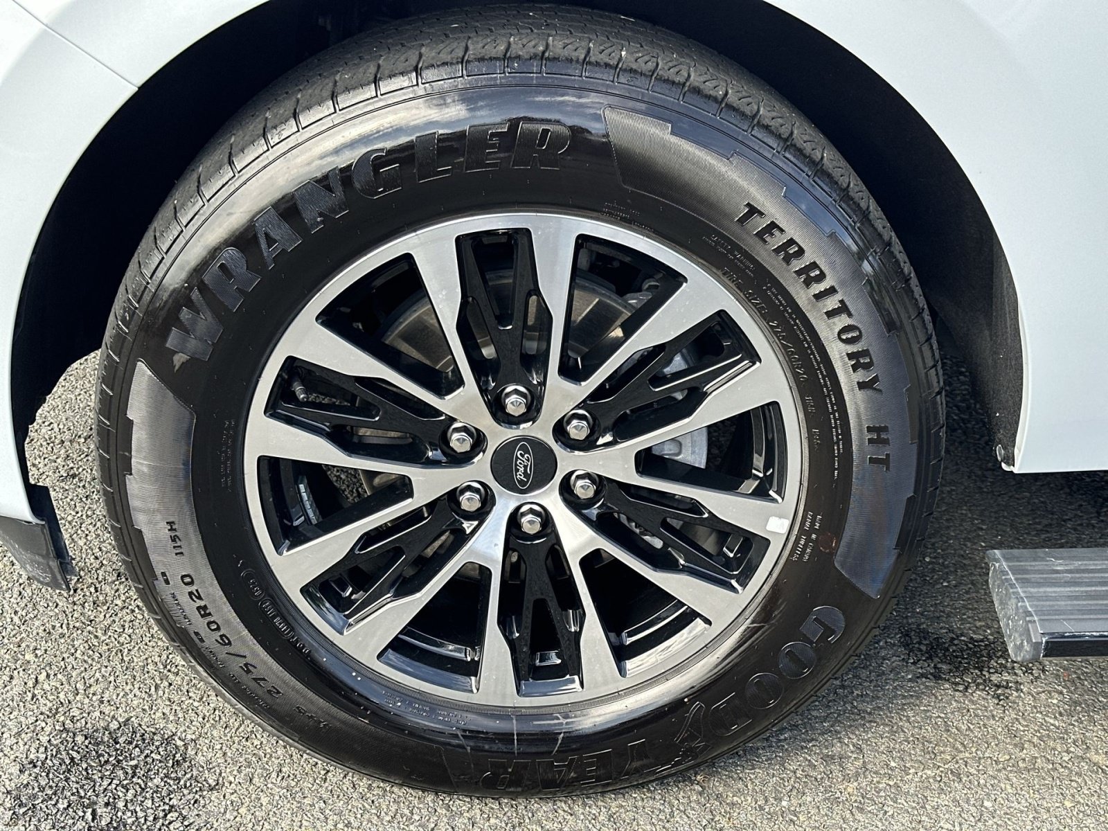 Certified 2025 Ford Expedition Platinum AWD/4WD image 13