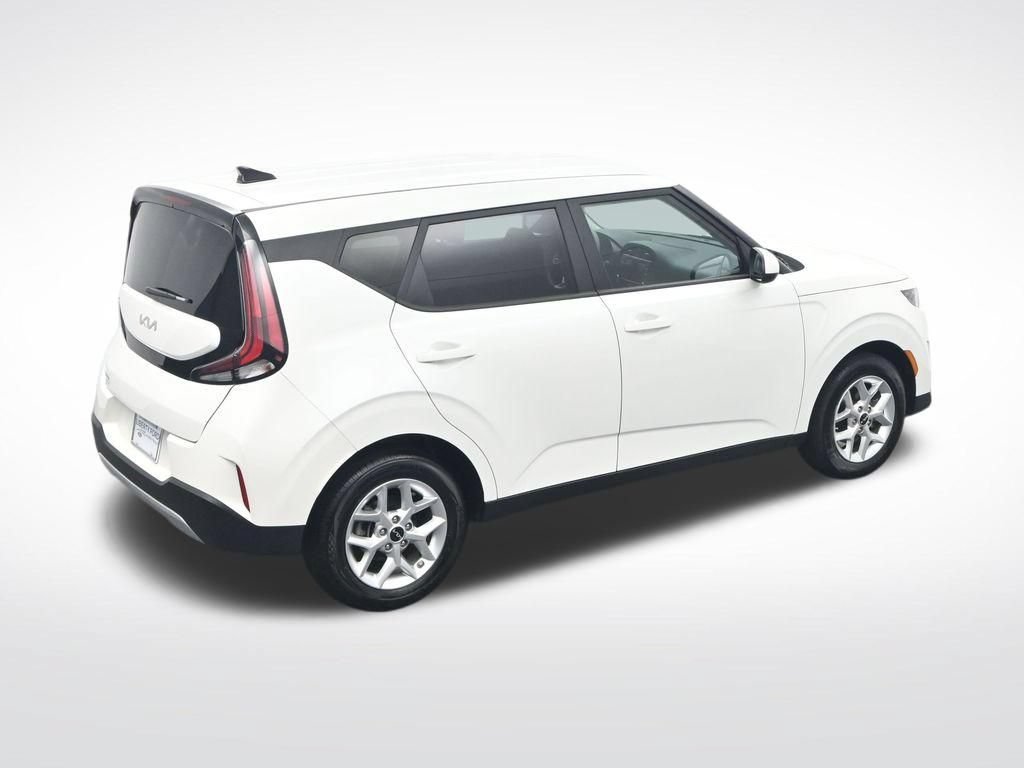Used 2025 Kia Soul LX w/ LX Technology Package FWD image 27