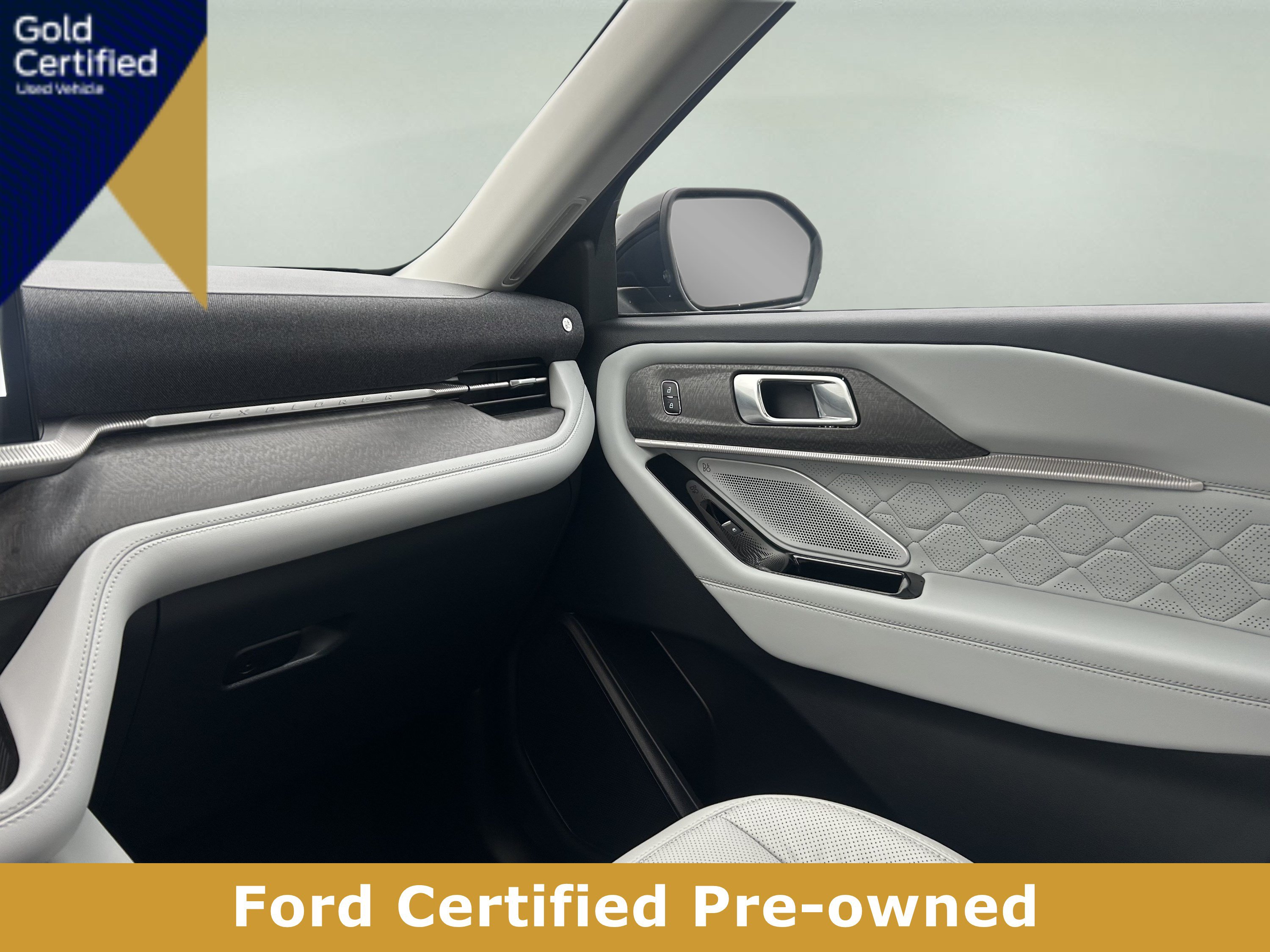 Certified 2025 Ford Explorer Platinum w/ Ultimate Package AWD/4WD image 17