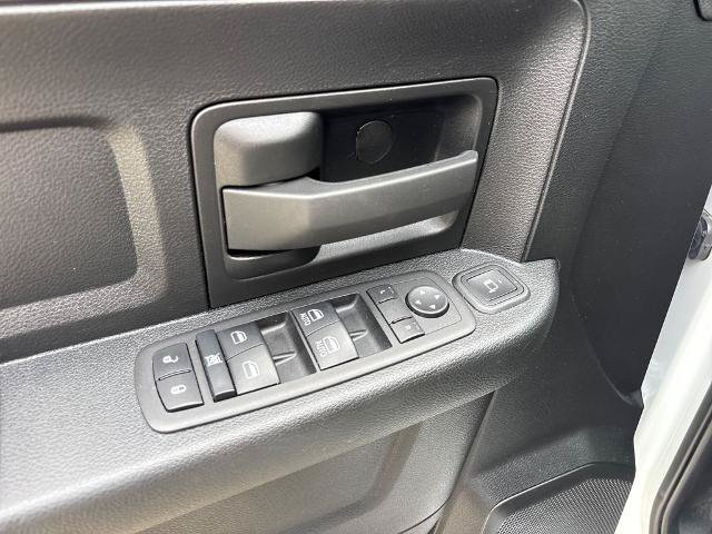 Used 2024 RAM 3500 Tradesman w/ Chrome Appearance Group AWD/4WD image 16