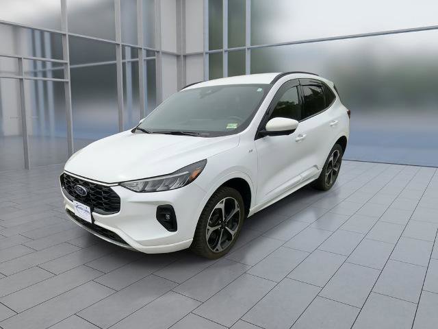 Certified 2023 Ford Escape ST-Line Select w/ Tech Pack #2 AWD/4WD image 4