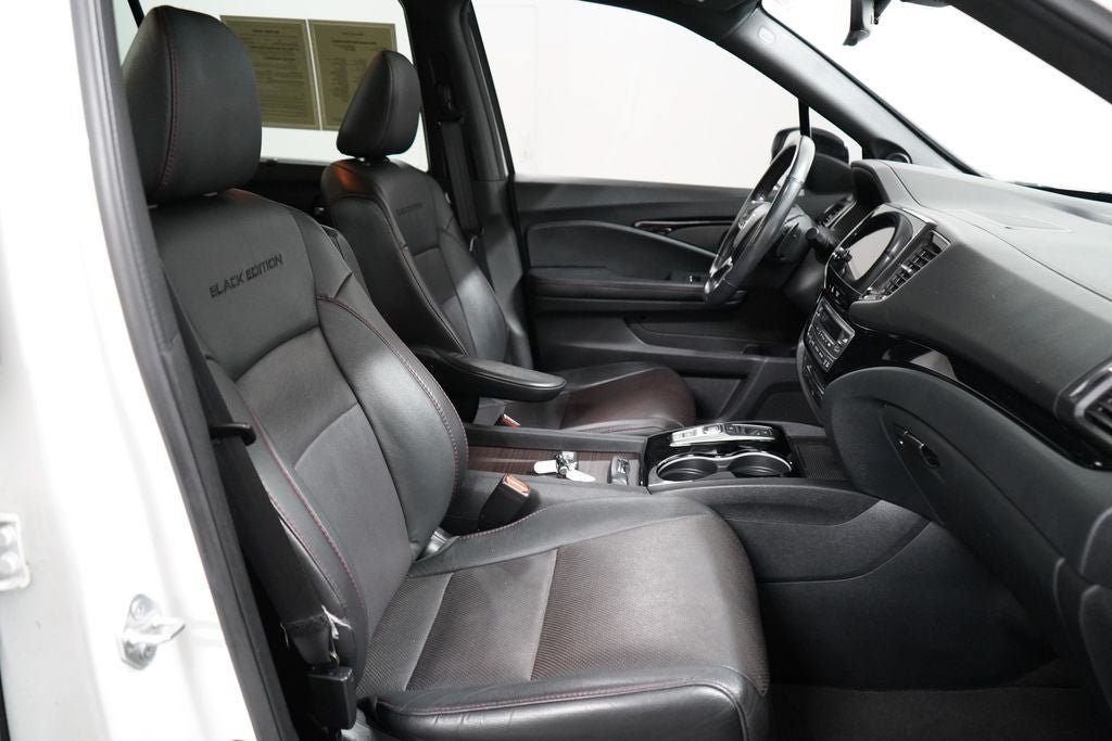 Used 2022 Honda Pilot Black Edition image 32