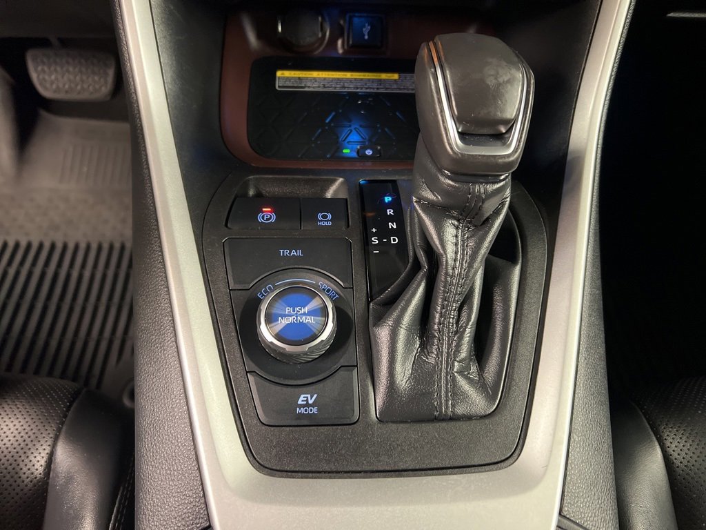 Used 2021 Toyota RAV4 Limited image 15