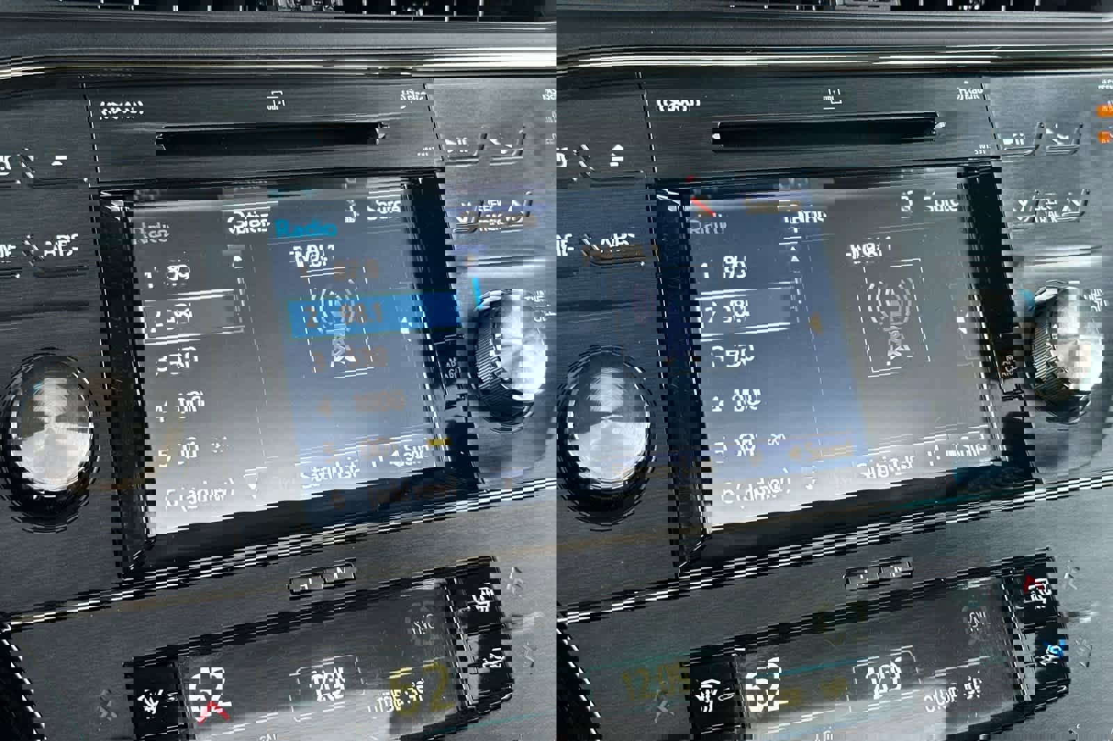 Used 2017 Toyota Avalon Limited w/ All Weather Liner Package image 17