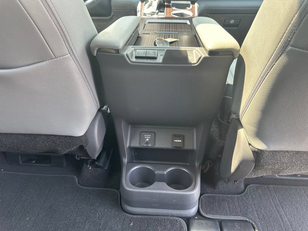Used 2021 Toyota Sienna XLE w/ XLE Plus Package FWD image 32
