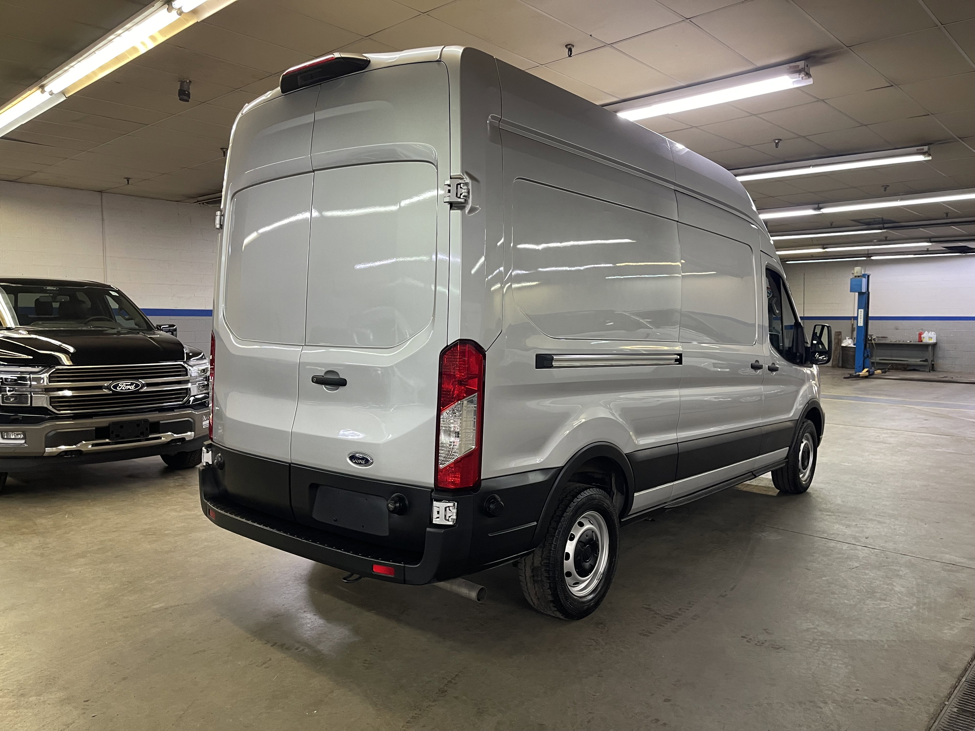 Certified 2024 Ford Transit 250 148 High Roof RWD image 8