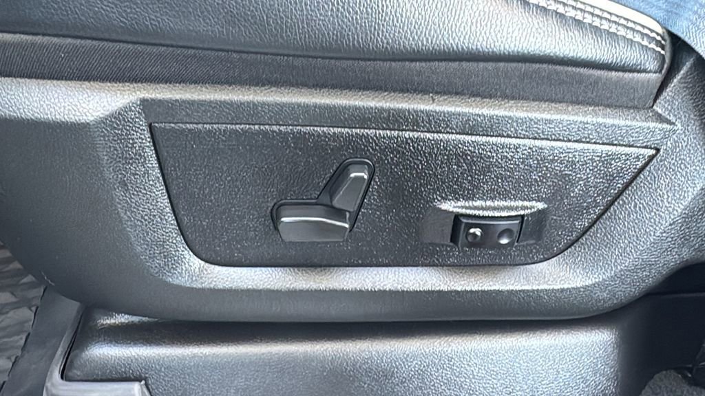 Used 2022 RAM 3500 Laramie image 23