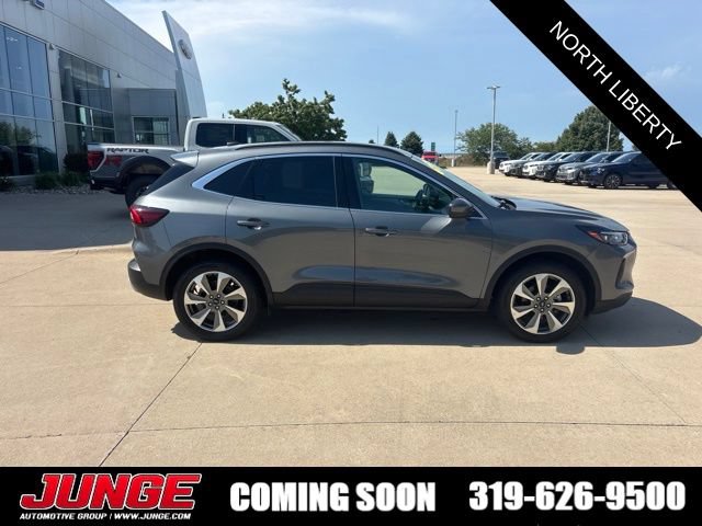 Certified 2025 Ford Escape Platinum AWD/4WD image 8