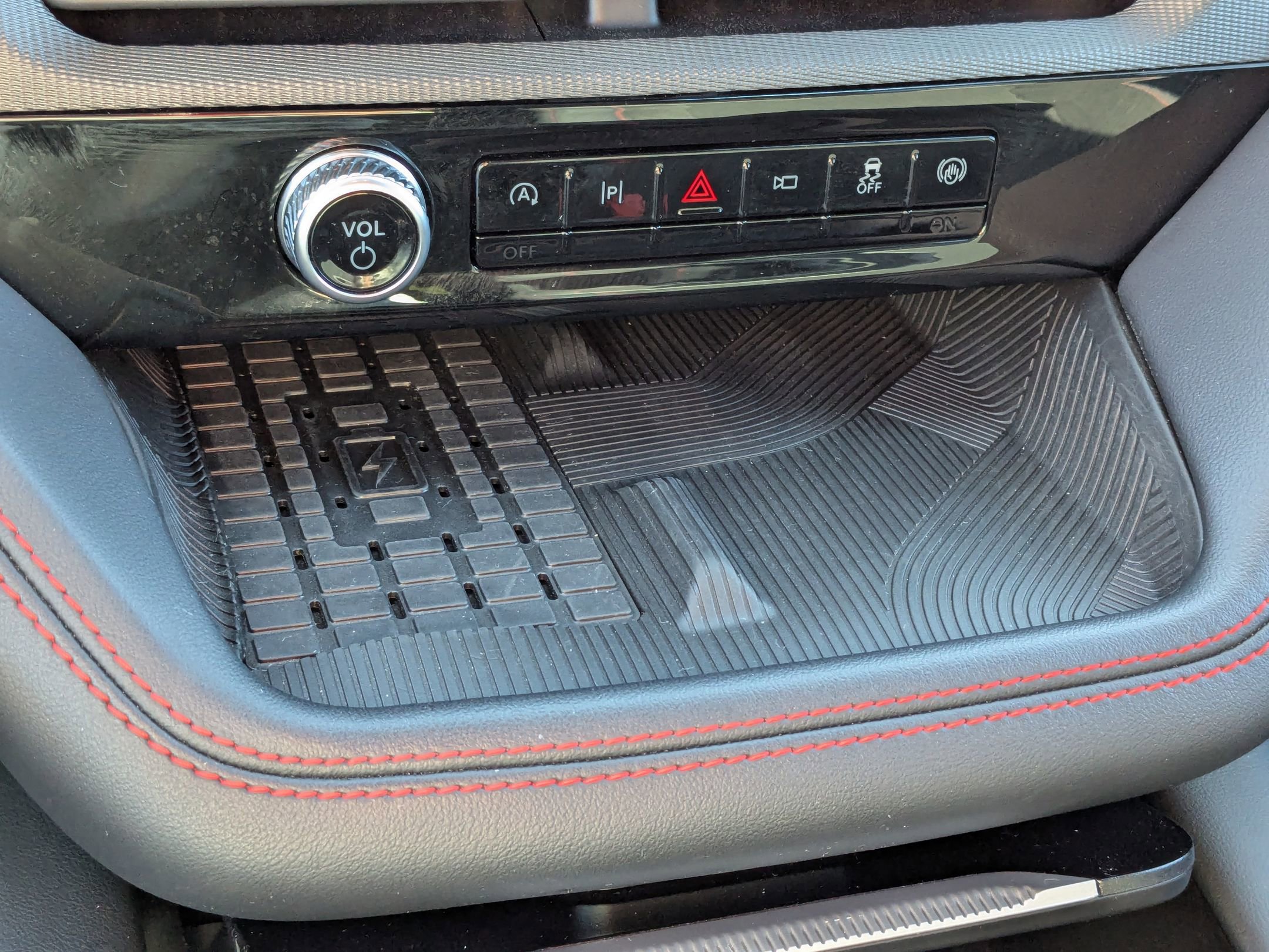 Certified 2025 Ford Explorer ST image 27