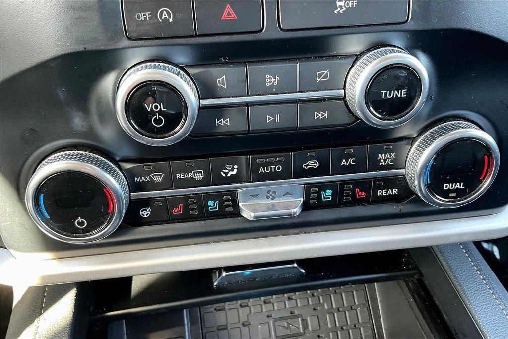 Certified 2024 Ford Expedition Max XLT image 15