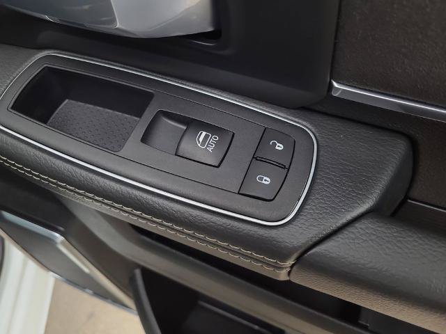 Used 2024 RAM 2500 Laramie w/ Safety Group AWD/4WD image 10