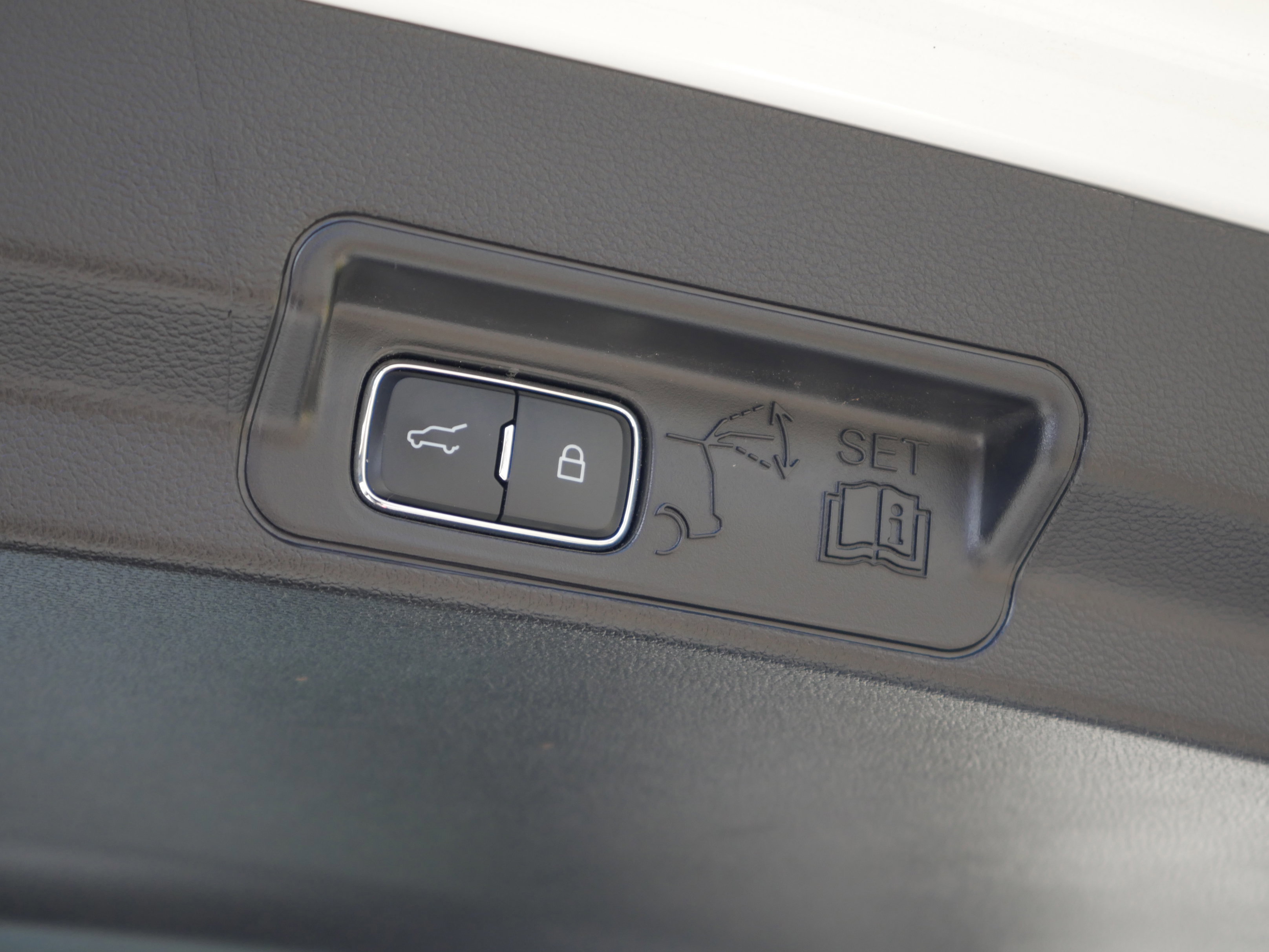 Certified 2025 Ford Explorer ST image 34