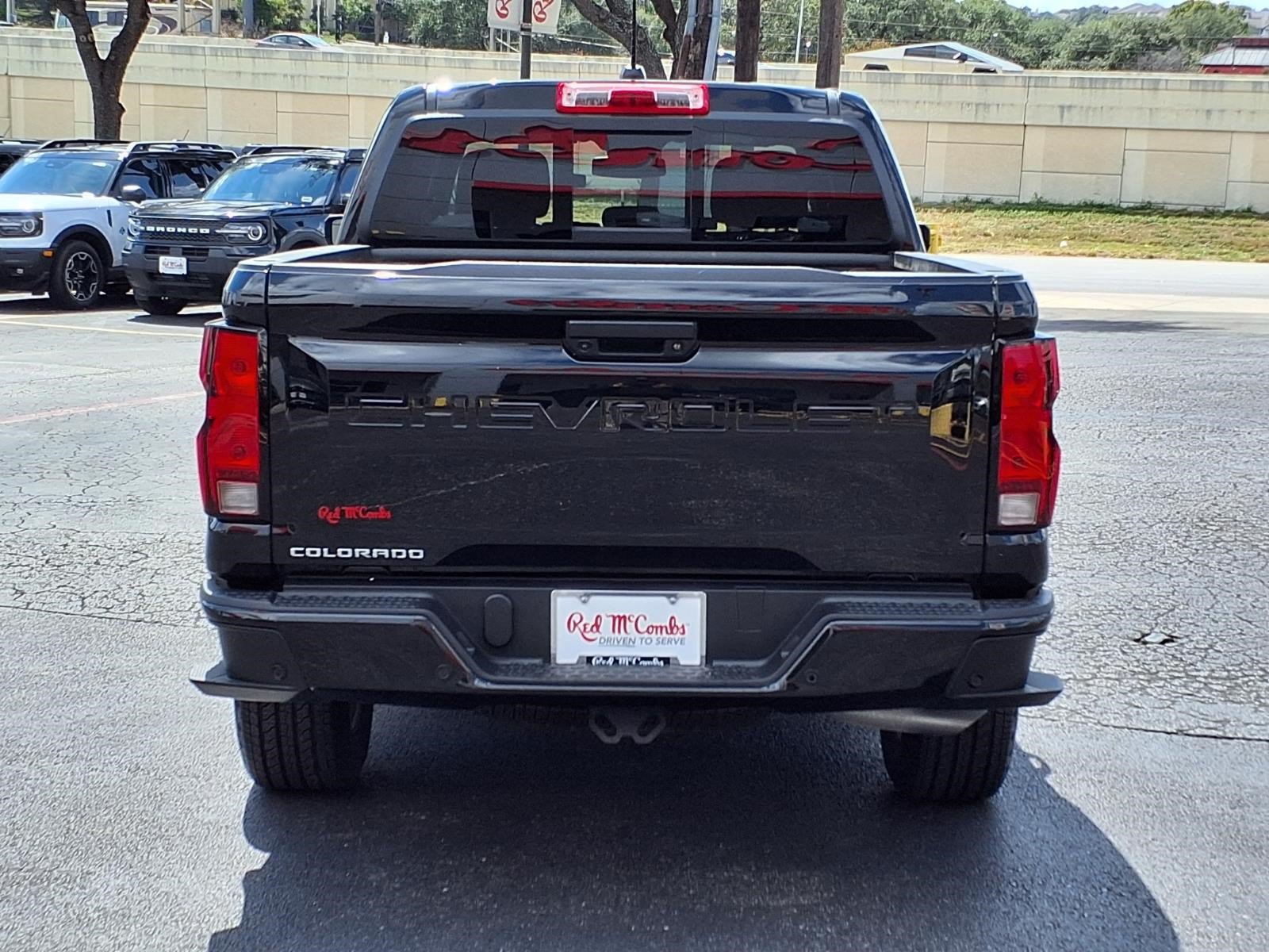 Used 2025 Chevrolet Colorado LT RWD image 7