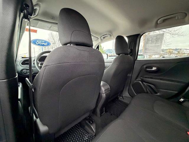 Used 2023 Jeep Renegade Latitude image 25