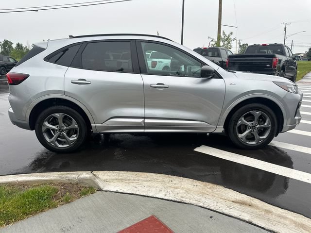 Certified 2023 Ford Escape ST-Line w/ Tech Pack #1 AWD/4WD image 6