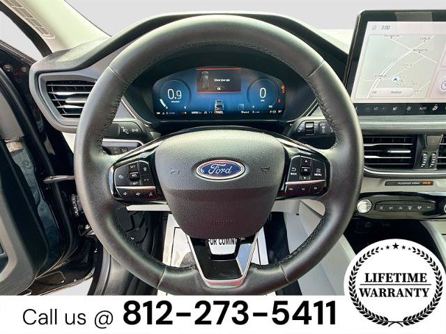 Certified 2023 Ford Escape Platinum AWD/4WD image 11